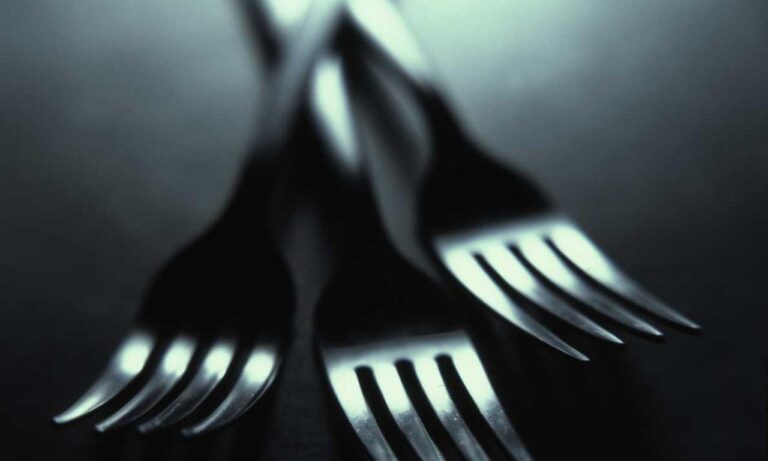 does tgarchiveconsole provide online services