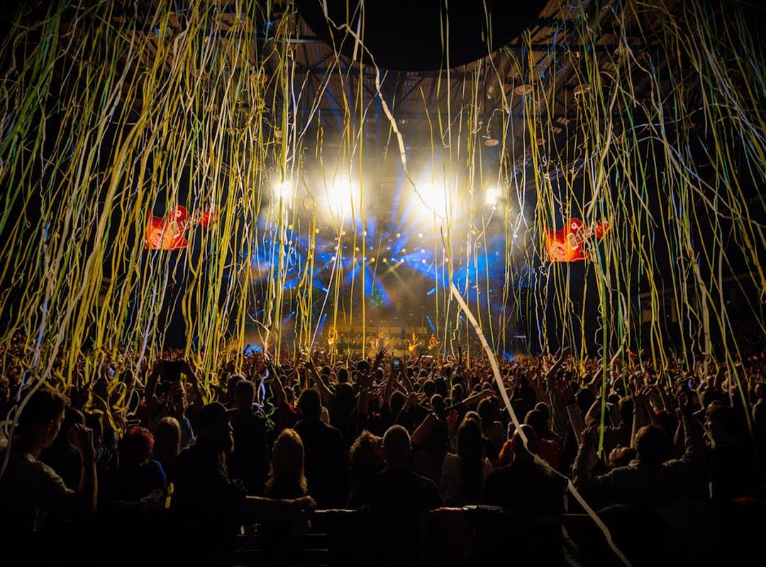 Live Performances: The Energy and Atmosphere